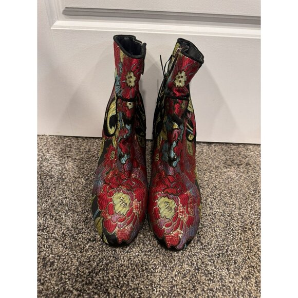 Marc Fisher Jana Bootie Floral Size 9 EUC - Picture 2 of 5